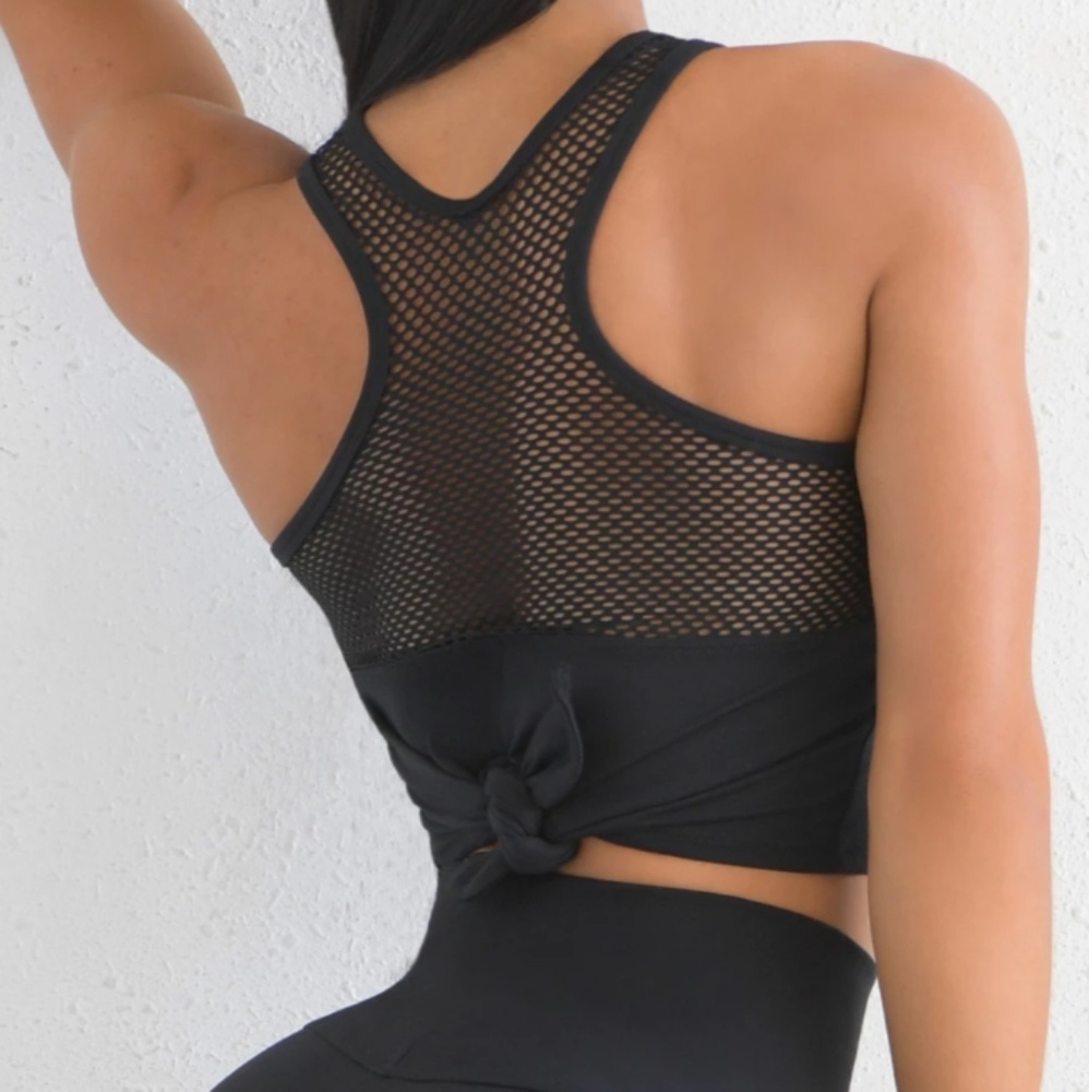 🆕 Bombshell Sportswear black workout crop top